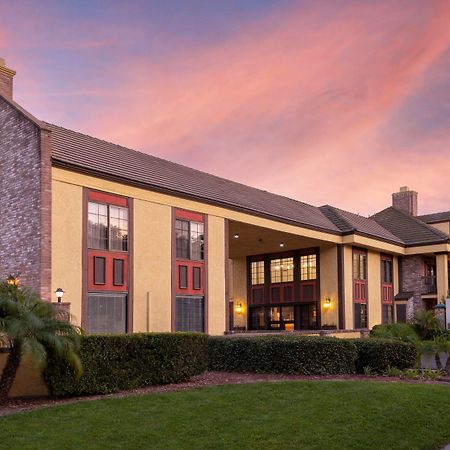 Best Western Plus Raffles Inn & Suites Anaheim Eksteriør billede