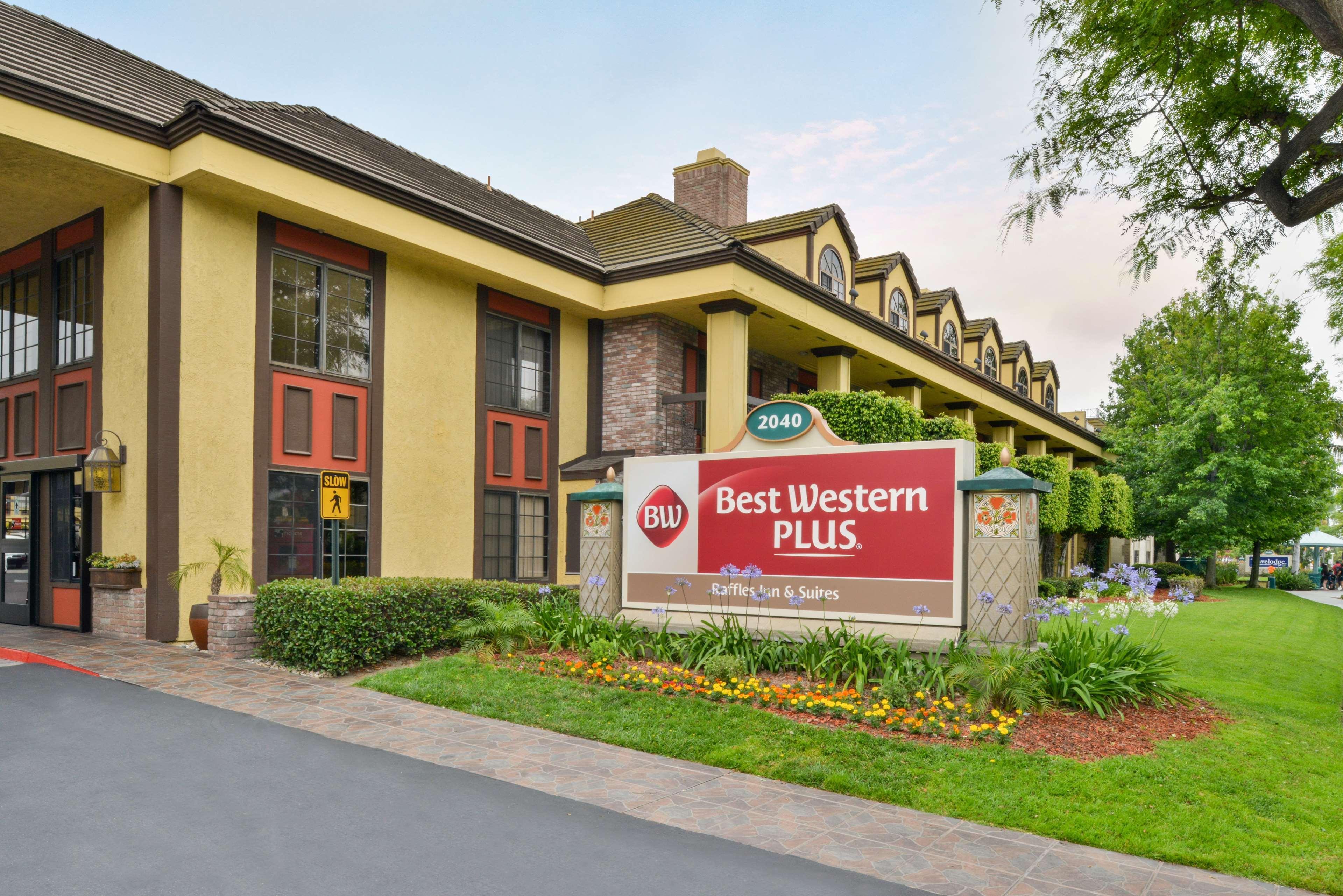 Best Western Plus Raffles Inn & Suites Anaheim Eksteriør billede