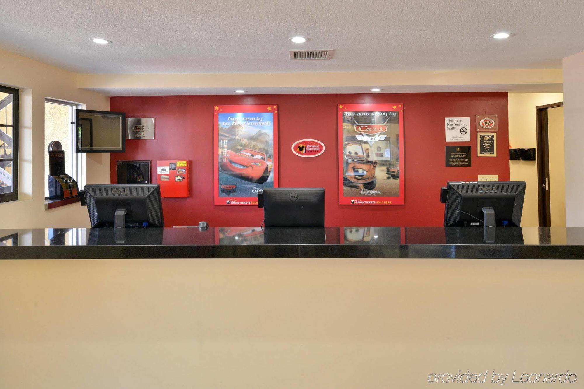 Best Western Plus Raffles Inn & Suites Anaheim Eksteriør billede