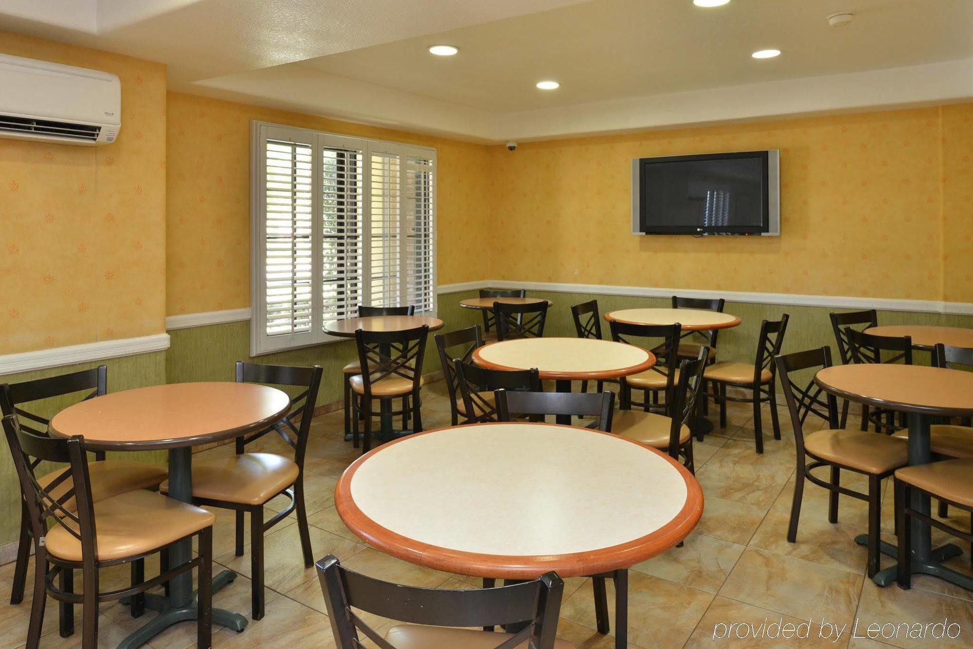 Best Western Plus Raffles Inn & Suites Anaheim Eksteriør billede